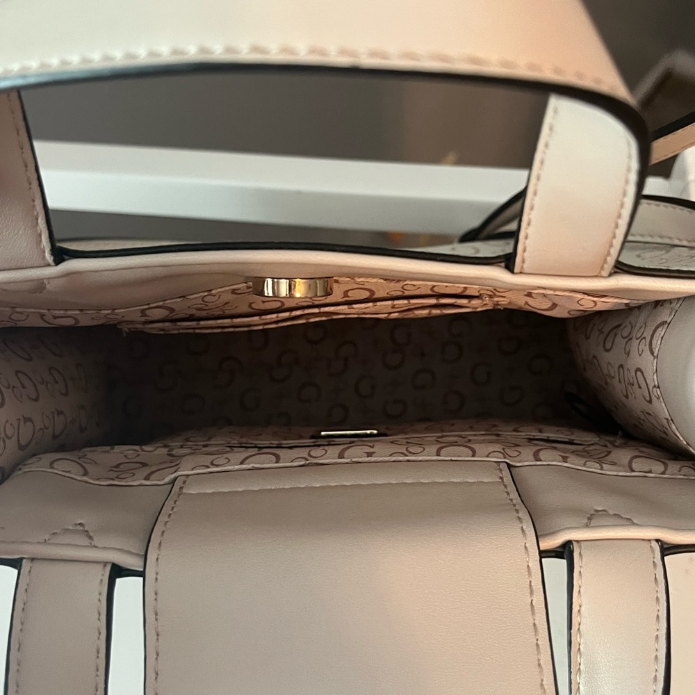 GUESS Cream Logo Crossbody Bag - Picture 3 of 3